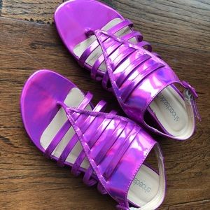 Shoe Dazzle Metallic Purplish Pink Sandals, EUC
